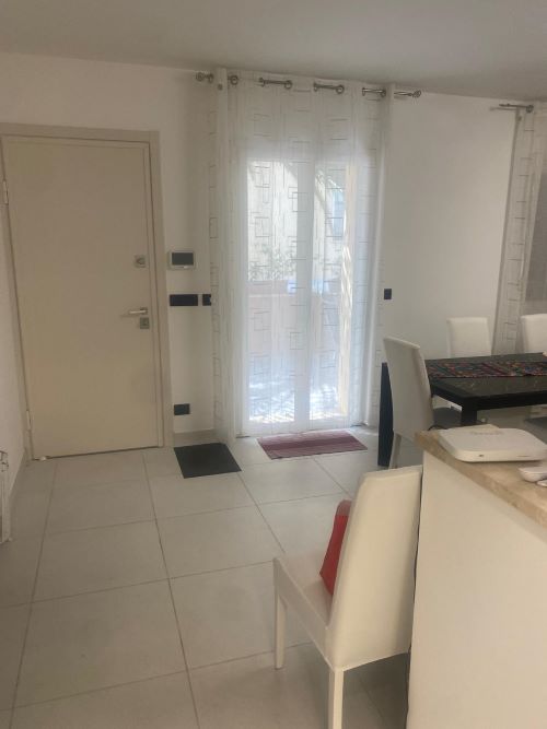 Terraced house of 242 square meters. Completely renovated with recovery of the attic