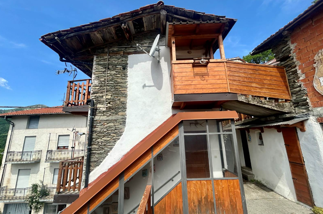 Recently renovated house with outbuilding.
