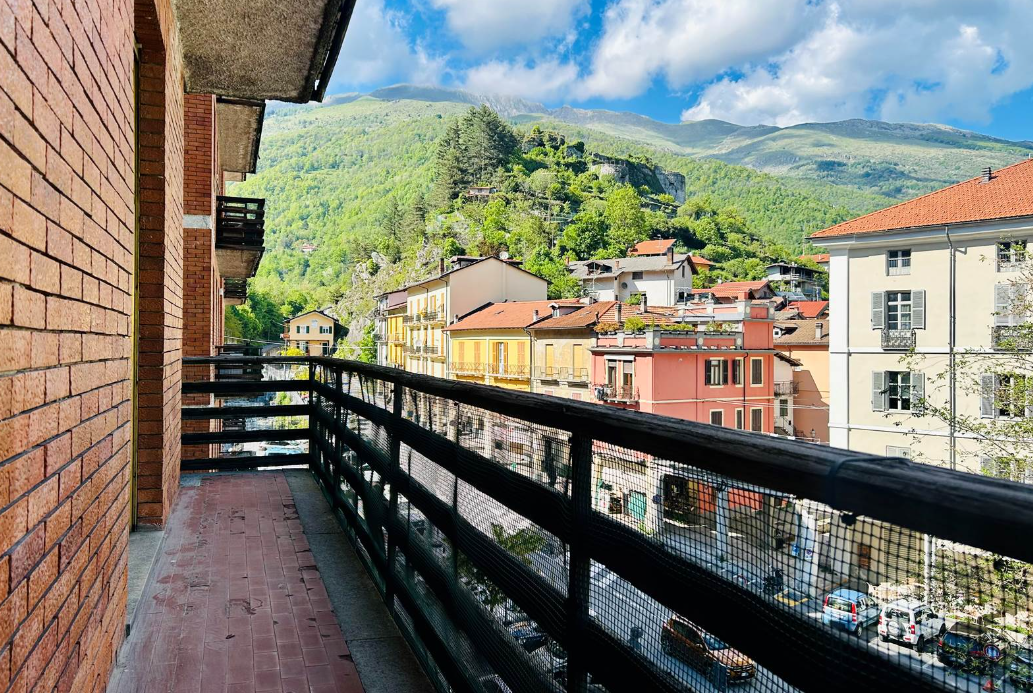 Large sunny and panoramic apartment.