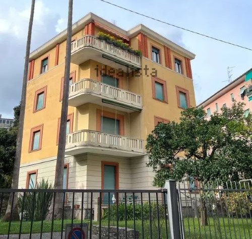 Four-room apartment – Convenient to the sea and center