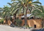 Terraced house of 242 square meters. Completely renovated with recovery of the attic