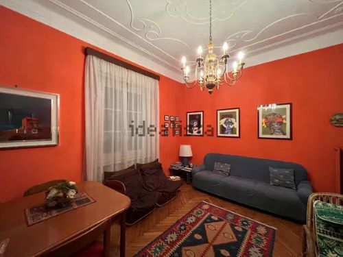 Four-room apartment – Convenient to the sea and center