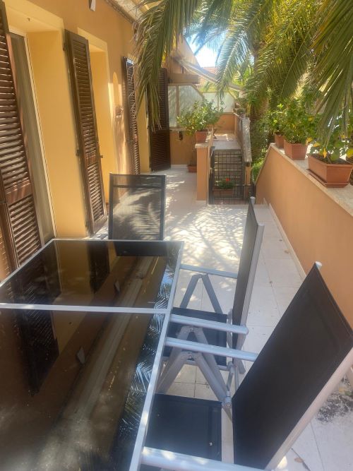 Terraced house of 242 square meters. Completely renovated with recovery of the attic
