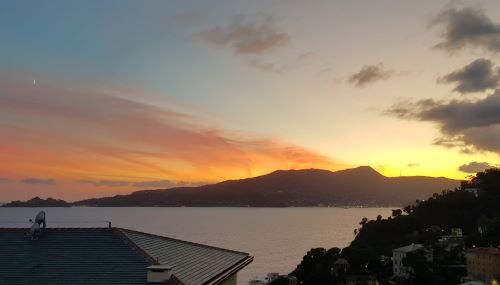 Three-room apartment with a breathtaking sea view of the Gulf of Tigullio
