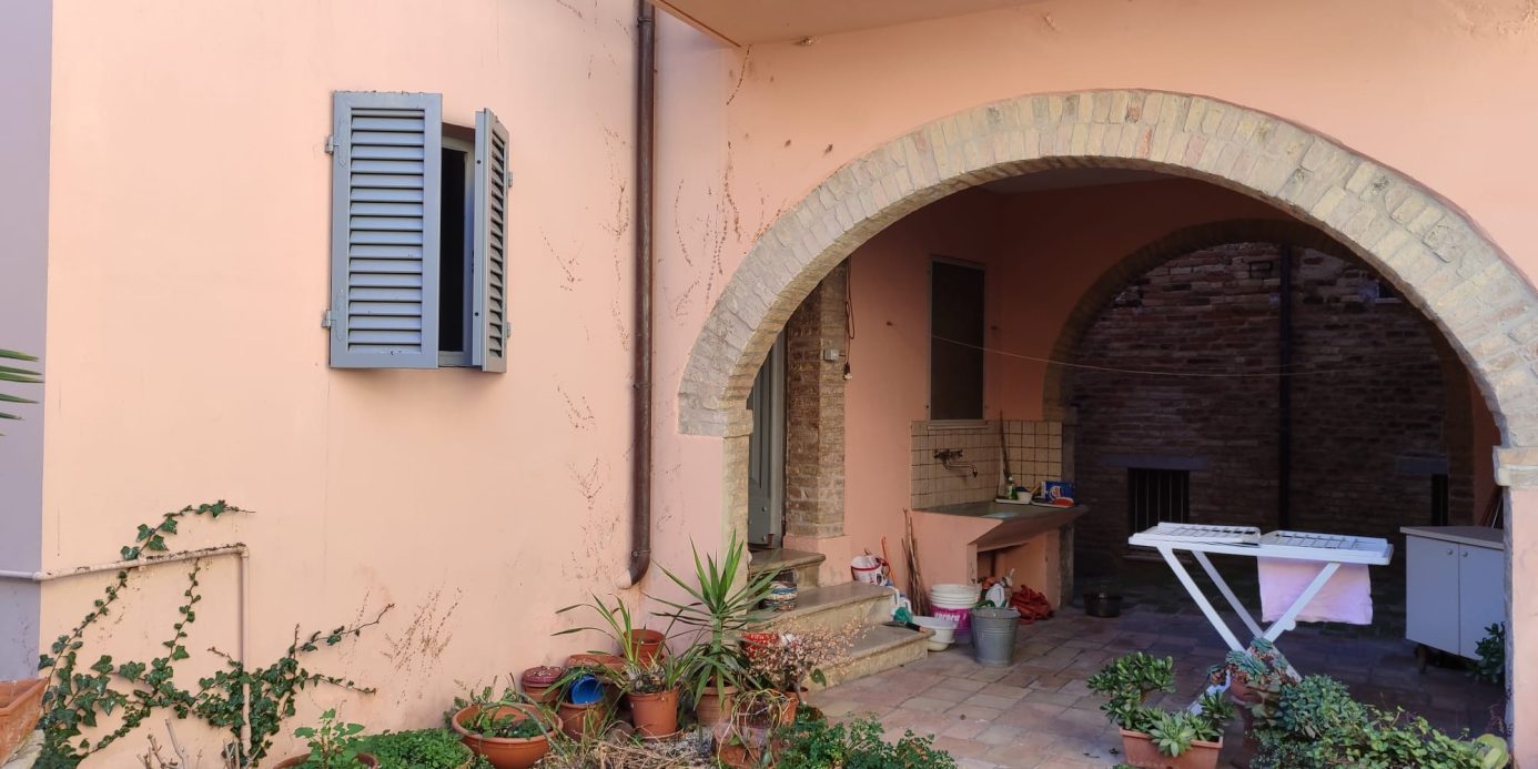 Historic Properties Sale Italy Marche Ascoli Piceno Offida Casa Pasquale: Historic house in the center of Offida, Marche