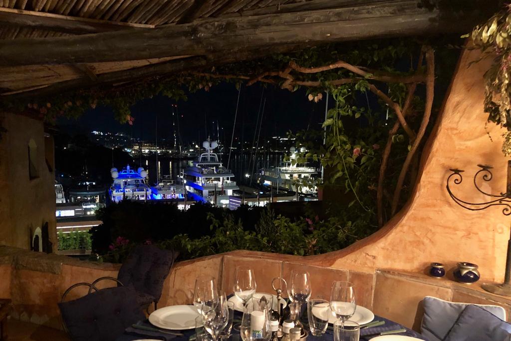 FOR SALE – LUXURY SEAFRONT APARTMENT IN PORTO CERVO, SARDINIA 🇮🇹