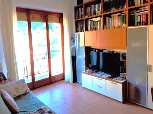 Rif. 2066 – Rapallo – Via Cordano – A due passi dal centro e Stazione FFSS in zona Funivia – Appartamento Bilocale di cinquanta metriquadrati – Soleggiato – Vista aperta – Piano alto con ascensore – C