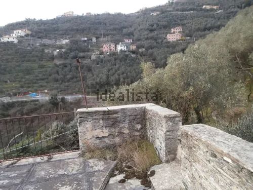 Rif. 2000 – Cogorno – a pochi minuti da Lavagna – Vista mare – Rustico con progetto approvato di ristrutturazione in tre appartamenti per un totale di 240 MQ e permesso di costruire emesso dal comune