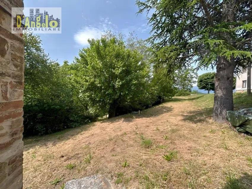 For Sale – Charming Stone Farmhouse in the Marche Hills