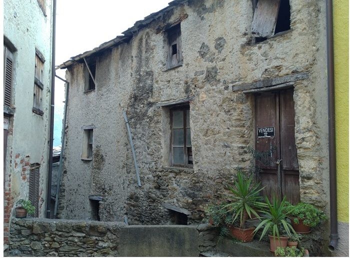 Rustic house in Ligurian Village