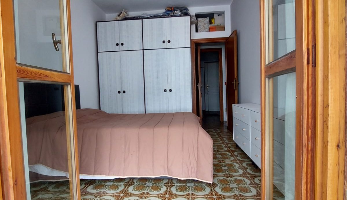 Penthouse in a semi-detached villa with independent entrance, terrace on the floor and garden