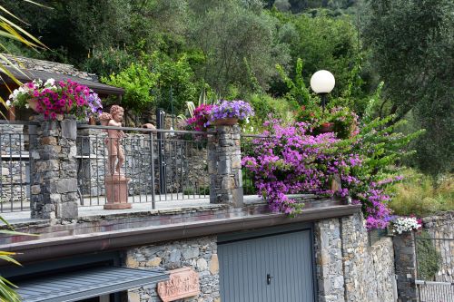 Rif. 2092 – Zoagli – Cornice di S. Ambrogio – Al confine tra Rapallo e Zoagli – Villa indipendente bipiano di duecentove