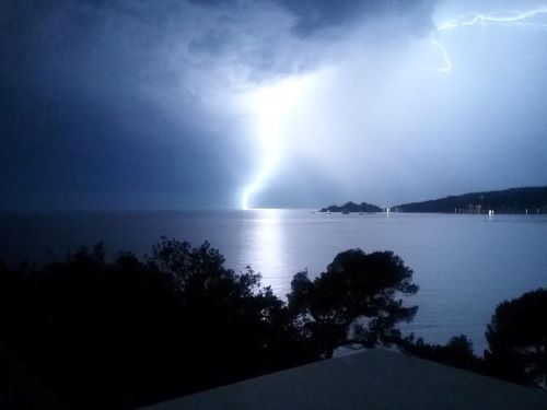 Rif. 2777 – Zoagli – Villa indipendente sulla scogliera più incontaminata del Golfo del Tigullio, con accesso privato al