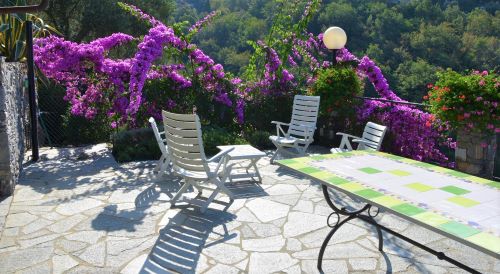 Rif. 2092 – Zoagli – Cornice di S. Ambrogio – Al confine tra Rapallo e Zoagli – Villa indipendente bipiano di duecentove