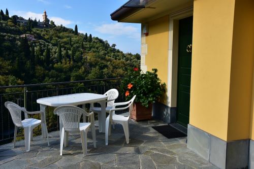 Rif. 2092 – Zoagli – Cornice di S. Ambrogio – Al confine tra Rapallo e Zoagli – Villa indipendente bipiano di duecentove