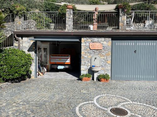 Rif. 2092 – Zoagli – Cornice di S. Ambrogio – Al confine tra Rapallo e Zoagli – Villa indipendente bipiano di duecentove