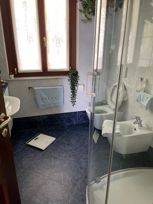 Rif. 2092 – Zoagli – Cornice di S. Ambrogio – Al confine tra Rapallo e Zoagli – Villa indipendente bipiano di duecentove