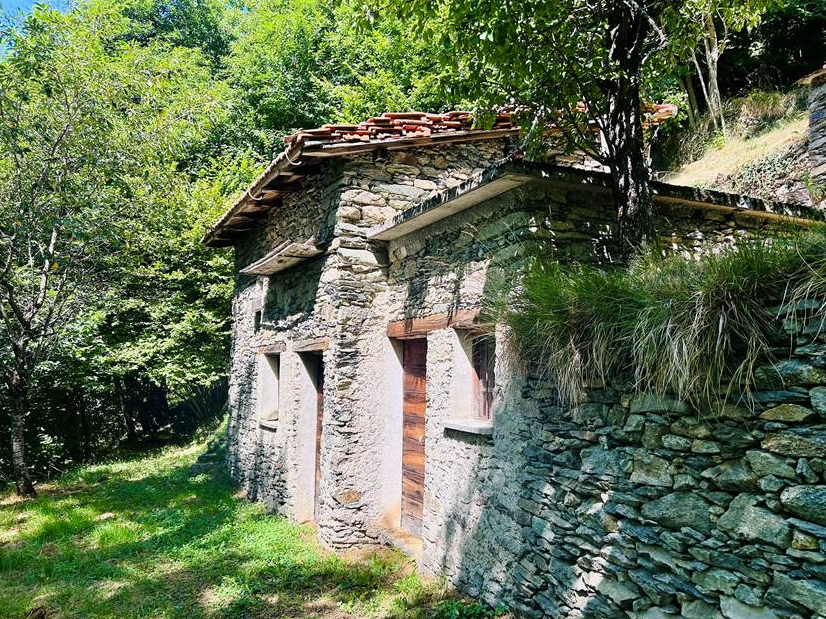 Isolated Independent Rustic House on the Balconata di Ormea