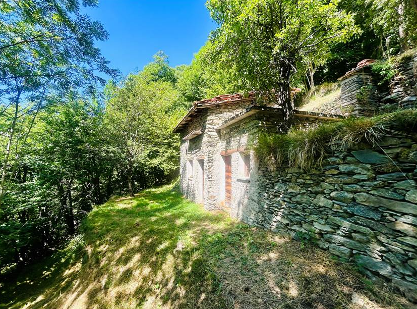 Isolated Independent Rustic House on the Balconata di Ormea