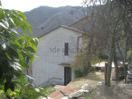 Rif. 2423 – Rapallo – Villino Bipiano di cento metriquadrati – Località Coreglia – A pochi minuti dal Santuario di Monta