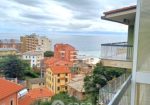 Rif. 2071 – Deiva Marina – ATTICO Trilocale con Giardino – Vista Mare – a CENTO METRI DAL MARE – Circondato da area verd