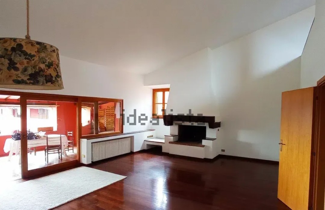 Terraced house surrounded by a 12.000 outdoor space