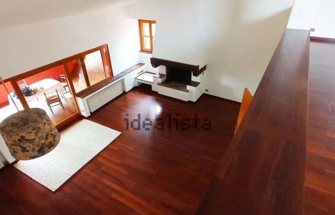 Terraced house surrounded by a 12.000 outdoor space