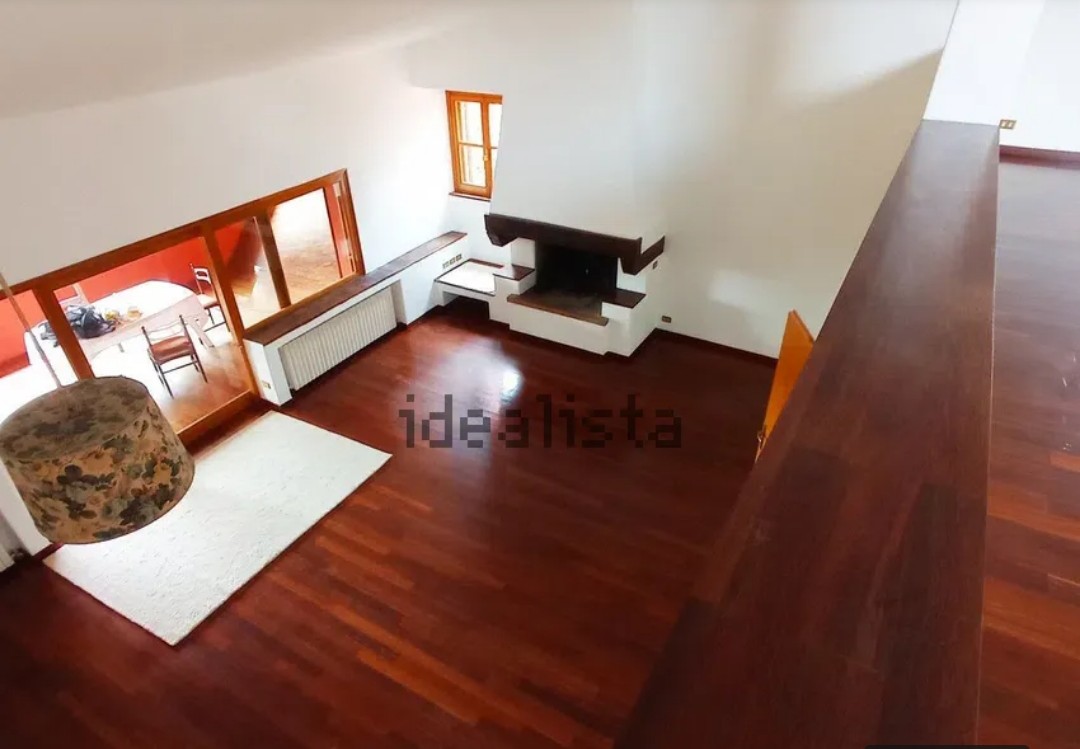 Terraced house surrounded by a 12.000 outdoor space