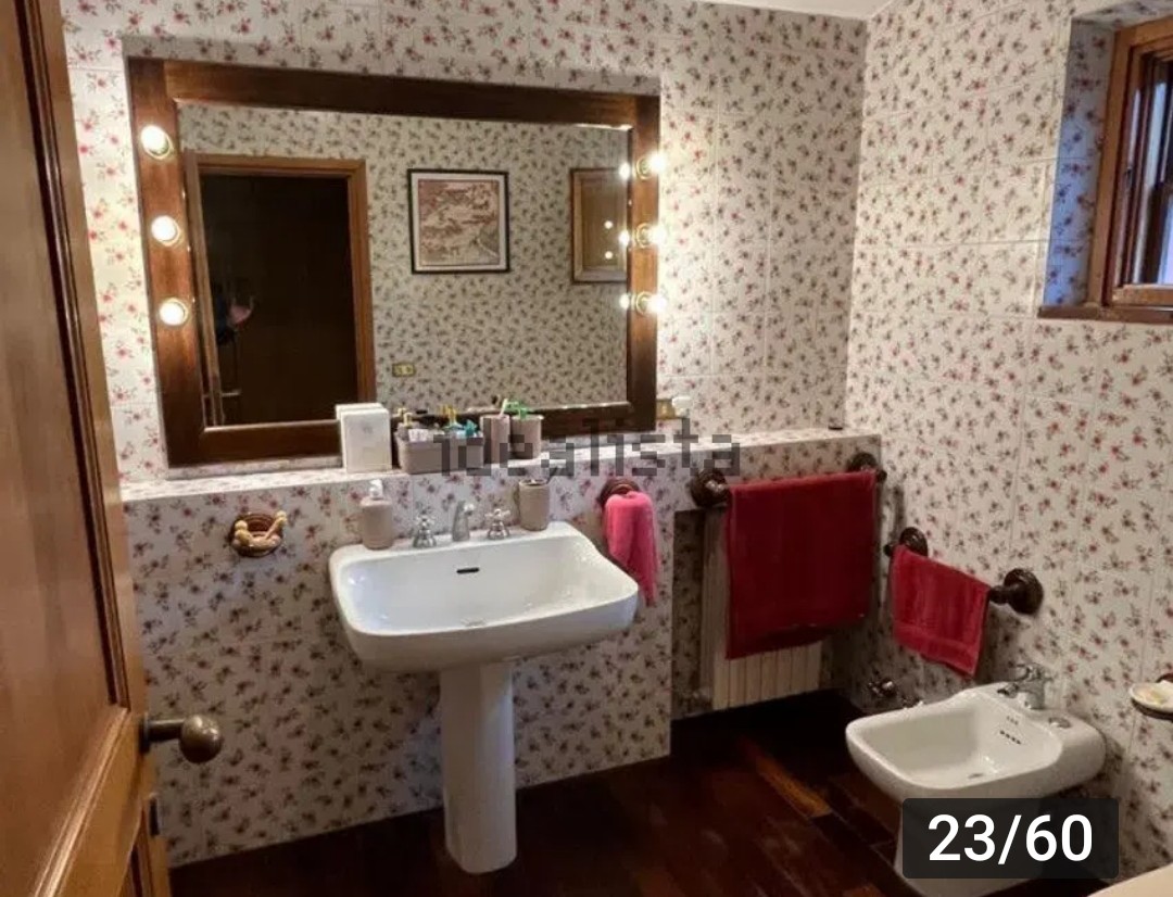 Terraced house surrounded by a 12.000 outdoor space