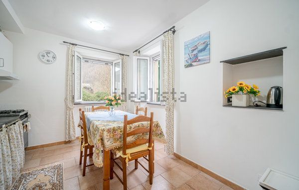 Two-story, four-room terraced house in Cicagna, Chiavari