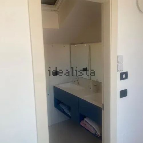 Rif. 8222 – Chiavari – Via Parma – Villino a schiera di 242 metriquadrati – Molto comodo a tutti i servizi – Soleggiato