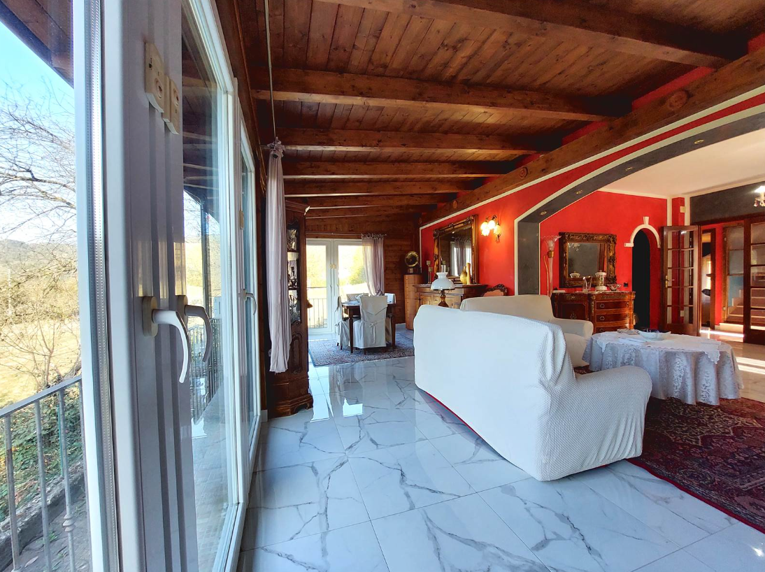 Villa with privare garden and small pool