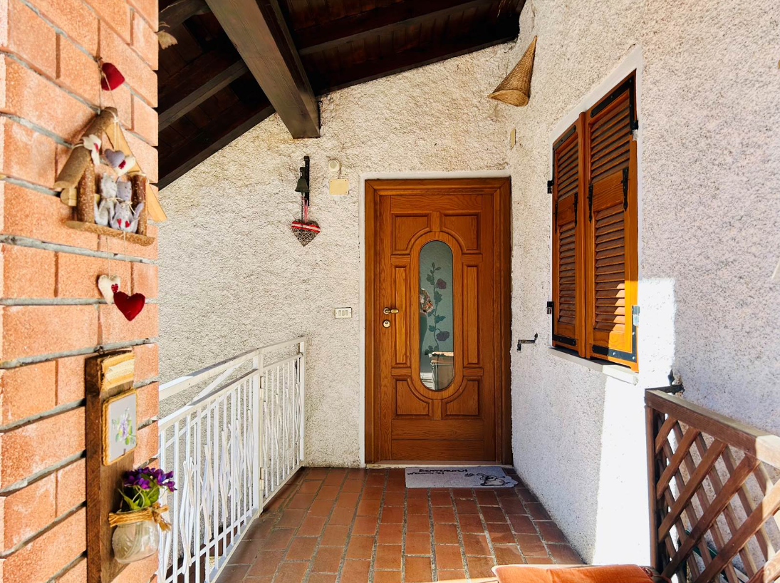 Two independent properties with 21,000 meters of land.