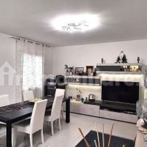 Rif. 8222 – Chiavari – Via Parma – Villino a schiera di 242 metriquadrati – Molto comodo a tutti i servizi – Soleggiato