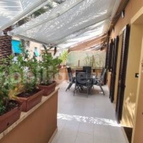 Rif. 8222 – Chiavari – Via Parma – Villino a schiera di 242 metriquadrati – Molto comodo a tutti i servizi – Soleggiato