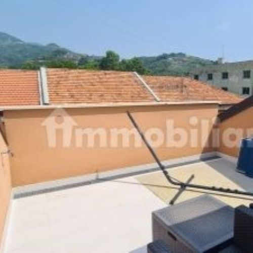 Rif. 8222 – Chiavari – Via Parma – Villino a schiera di 242 metriquadrati – Molto comodo a tutti i servizi – Soleggiato