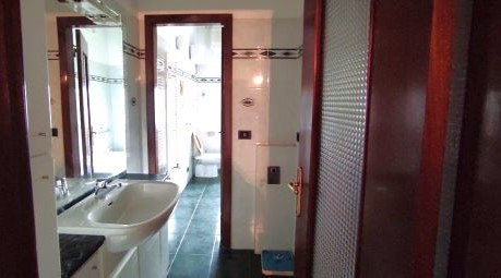 Rif. 8034 – Cicagna – Sulla Statale per Chiavari – Nel pieno centro cittadino ed in zona tranquilla – ATTICO