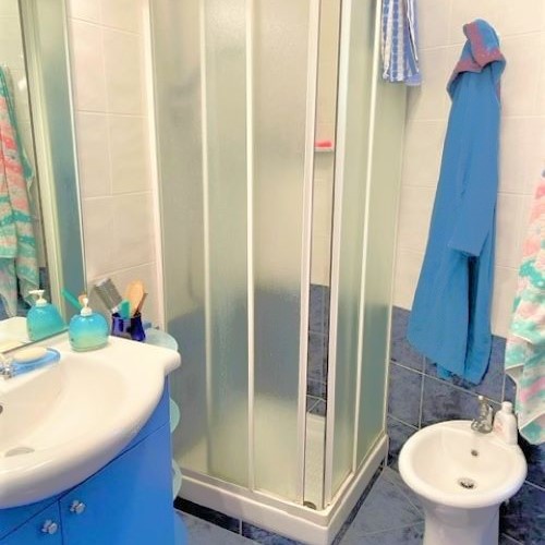 Rif. 8878 – Rapallo – Via Toti – Appartamento Bilocale di cinquantacinque metriquadrati – Ultimo Piano con ascensore – A