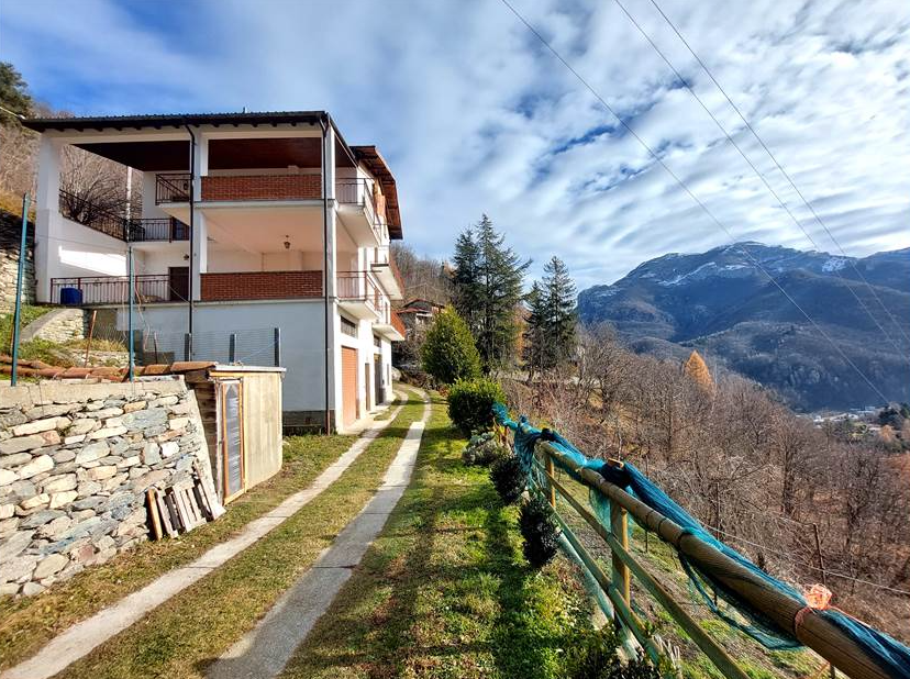 Apartment with panoramic terrace