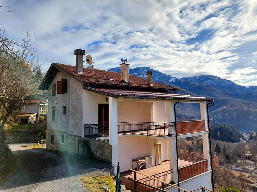 Apartment with panoramic terrace