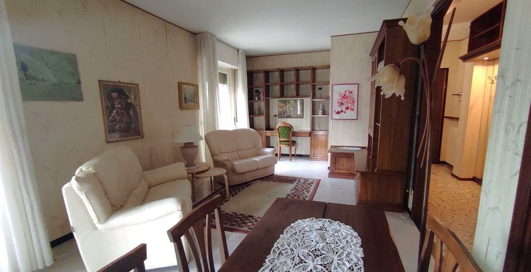 Rif. 8034 – Cicagna – Sulla Statale per Chiavari – Nel pieno centro cittadino ed in zona tranquilla – ATTICO