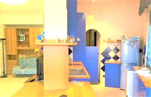 Rif. 8878 – Rapallo – Via Toti – Appartamento Bilocale di cinquantacinque metriquadrati – Ultimo Piano con ascensore – A