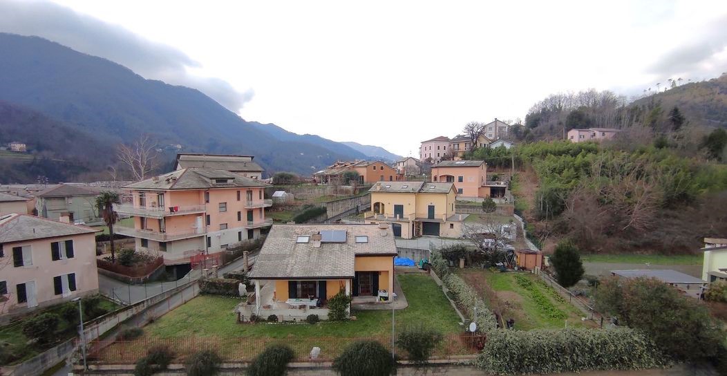 Rif. 8034 – Cicagna – Sulla Statale per Chiavari – Nel pieno centro cittadino ed in zona tranquilla – ATTICO