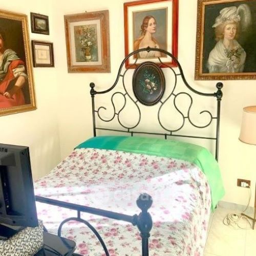 Rif. 9667 – Rapallo – Centro Storico – Bilocale situato al terzo piano di un elegante palazzo nel cuore del centro stori