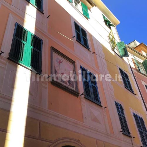 Rif. 9667 – Rapallo – Centro Storico – Bilocale situato al terzo piano di un elegante palazzo nel cuore del centro stori