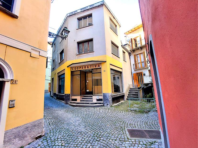 Entire building from ground to sky in the town center