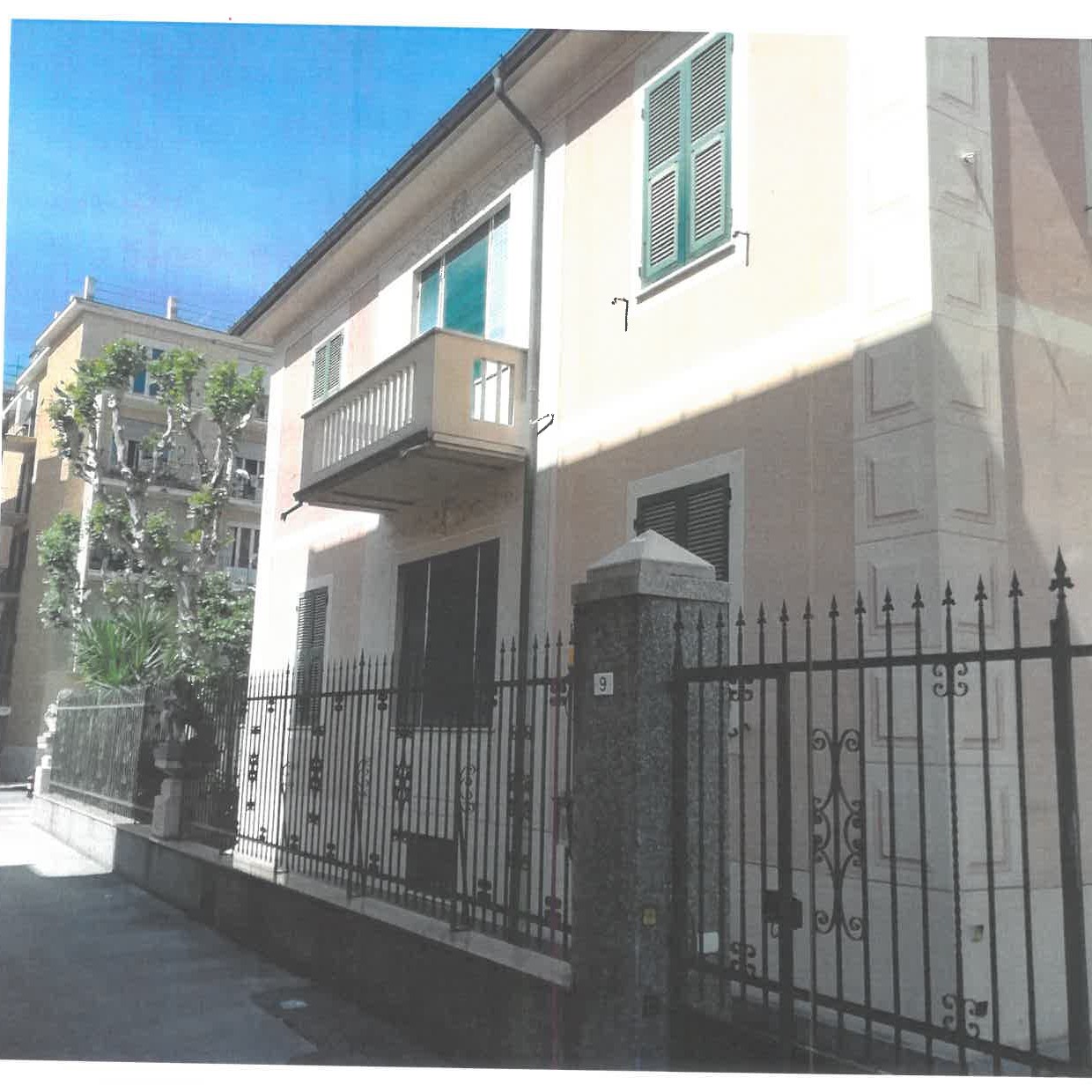 Rif. 9008 A – Chiavari – Corso Buenos Aires – Villa bifamigliare di 360 MQ – Elegante – Centralissima – Rara opportunità