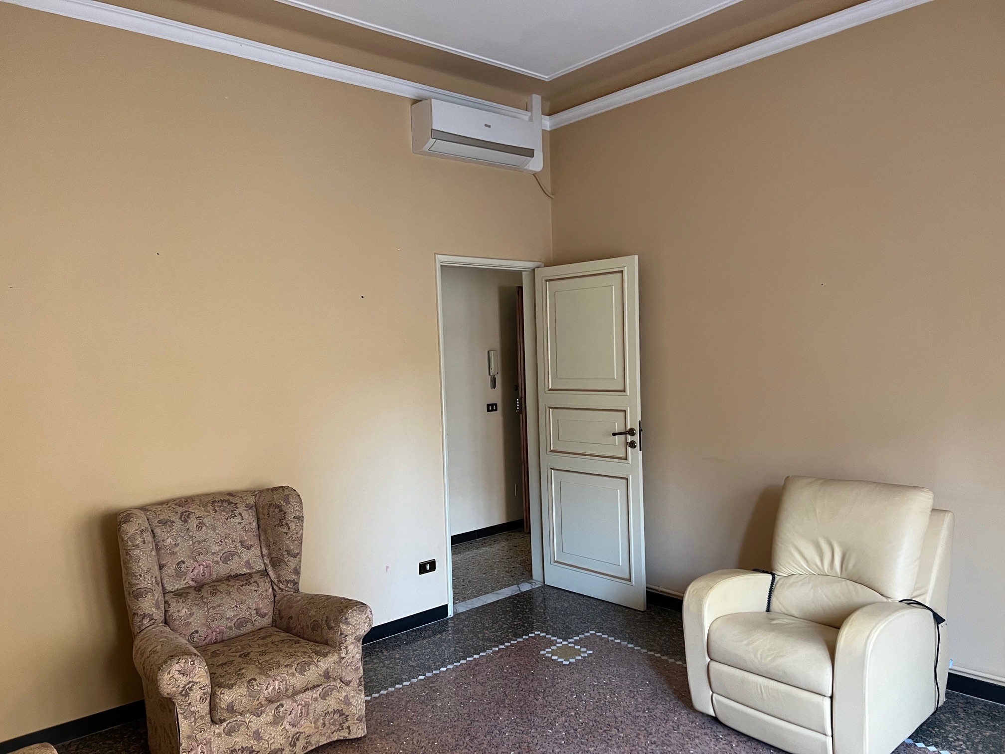 Rif. 9008 C – Chiavari – In Villa bifamigliare – Appartamento Quadrilocale di 180 mq – Elegante – Centralissimo – Rara o