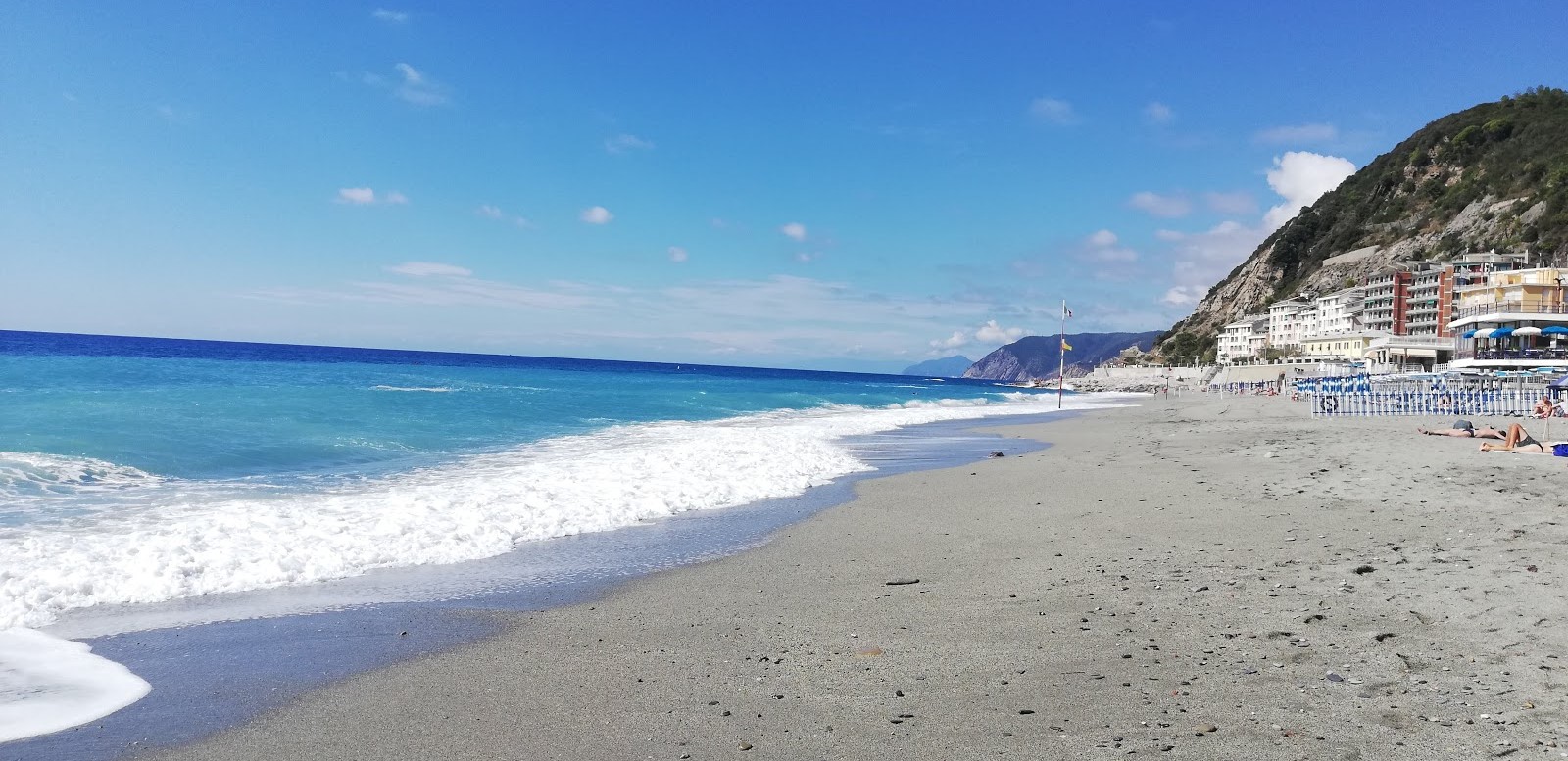 Rif. 9183 – Deiva Marina – Località Piazza – Trilocale di 83 metriquadrati con Terrazza vivibile e Box – Possibilità sec