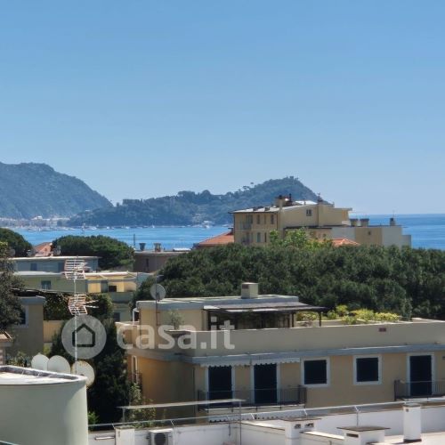 Rif. 9332 – Lavagna – Cavi Arenelle – Ampio Bilocale di 50 MQ Terrazzato – Vista mare – Con Cantina e Posto auto coperto